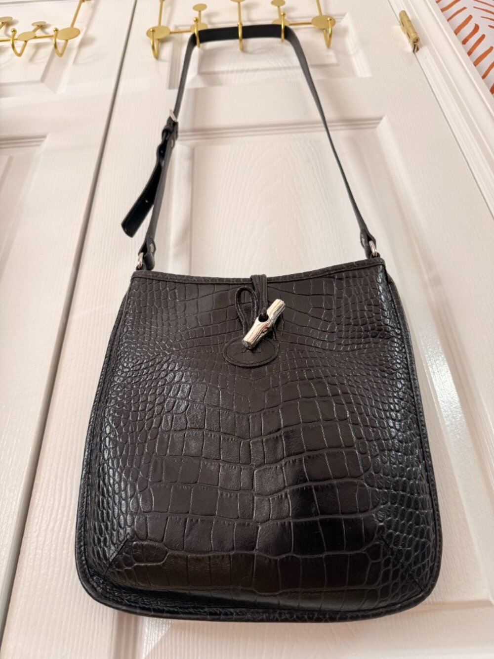 Like New | Sleek Longchamp Roseau Embossed Leather Crossbody | Made In France - Picture 10 of 13
